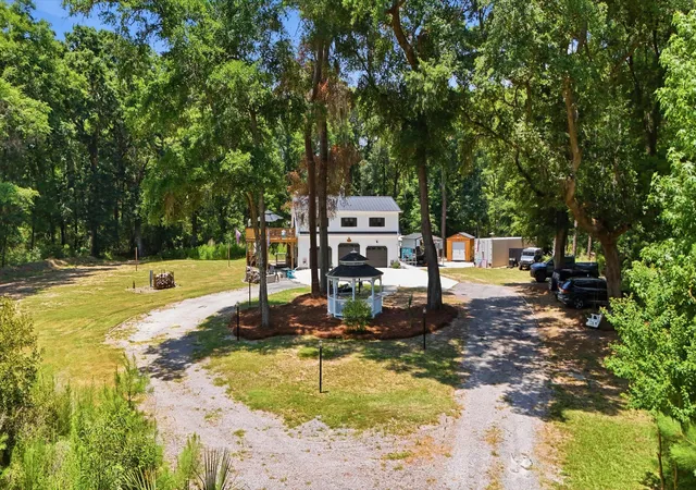Homes for sale in Edisto Island, SC | 8246 Oyster Factory Rd, Edisto Island, SC 29438 | MLS# 26019794