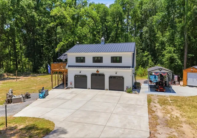 Homes for sale in Edisto Island, SC | 8246 Oyster Factory Rd, Edisto Island, SC 29438 | MLS# 26019794