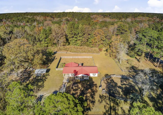 Homes for sale in Walterboro, SC | 201 Welles Ln, Walterboro, SC 29488 | MLS# 25031057