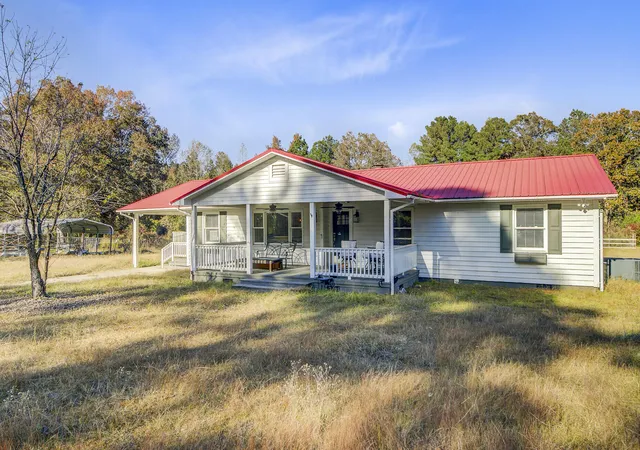 Homes for sale in Walterboro, SC | 201 Welles Ln, Walterboro, SC 29488 | MLS# 25031057