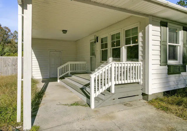 Homes for sale in Walterboro, SC | 201 Welles Ln, Walterboro, SC 29488 | MLS# 25031057