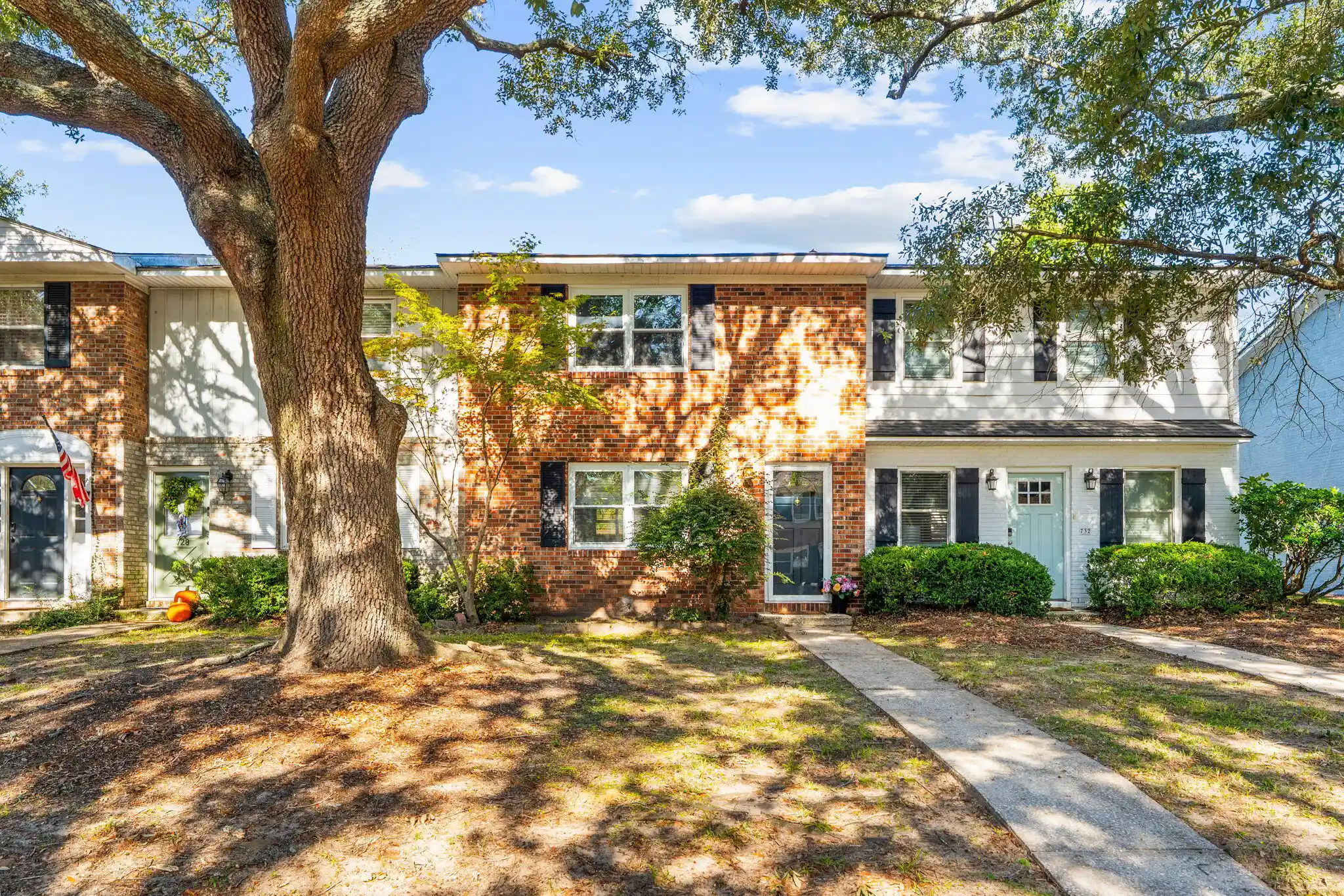 Townhouse for sale at 730 Harbor Ln, Mount Pleasant, SC 29464 | MLS# 26028820