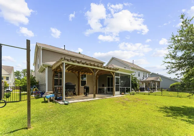 2nd image of 2505 Hummingbird Ln, Summerville, SC 29483 | MLS# 26023112