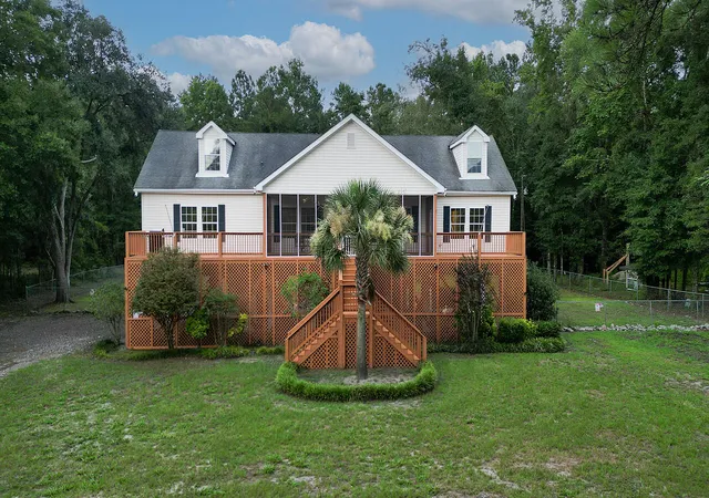 Homes for sale in Ridgeville, SC | 197 Hideaway Ln, Ridgeville, SC 29472 | MLS# 26005931
