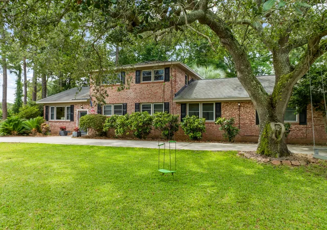 Photo 1 of Single family home for sale at 743 Waterloo St, Charleston, SC 29412 | MLS# 26020290 | Listing updated on 2026-09-18