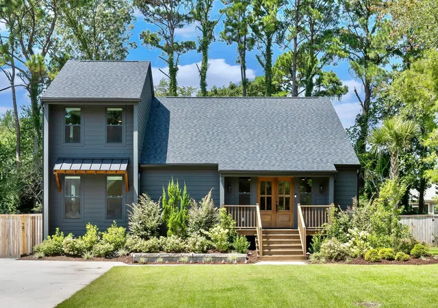 1st image of 806 Law Ln, Mount Pleasant, SC 29464 | MLS# 26023837