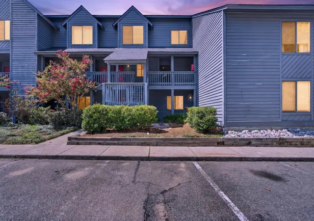 Photo 3 of Townhouse for sale at 1530 Fort Johnson Rd #Apt 1l, Charleston, SC 29412 | MLS# 26023734 | Listing updated on 2026-09-09
