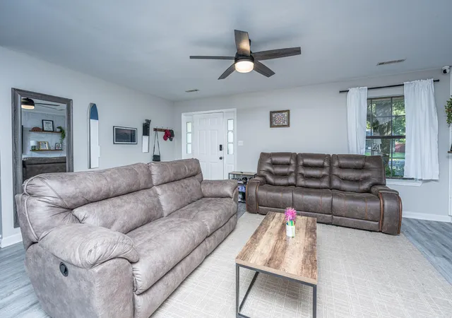 Photo 3 of Single family home for sale at 307 Umbria Dr, Summerville, SC 29486 | MLS# 26019400 | Listing updated on 2026-09-06
