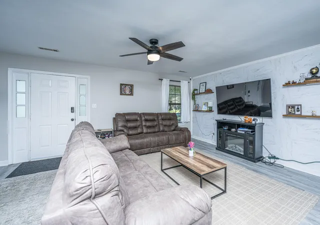 Photo 3 of Single family home for sale at 307 Umbria Dr, Summerville, SC 29486 | MLS# 26019400 | Listing updated on 2026-09-06