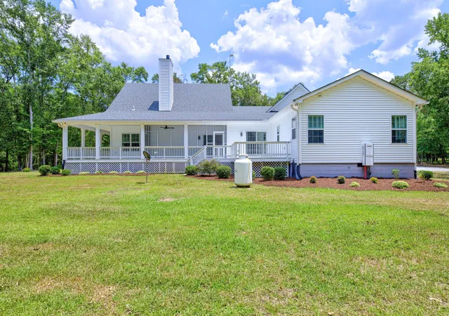 Photo 5 of Single family home for sale at 315 Griffith Ln, Elloree, SC 29047 | MLS# 26020222 | Listing updated on 2026-08-31