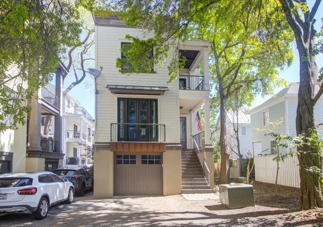 Homes for sale in Charleston, SC | 13 Corinne St, Charleston, SC 29403 | MLS# 26008376