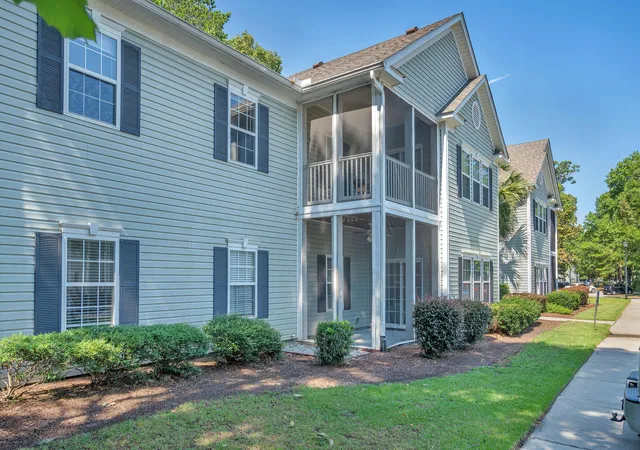 Photo 2 of Townhouse for sale at 305 Pickering Ln, Charleston, SC 29414 | MLS# 26019748 | Listing updated on 2026-09-10