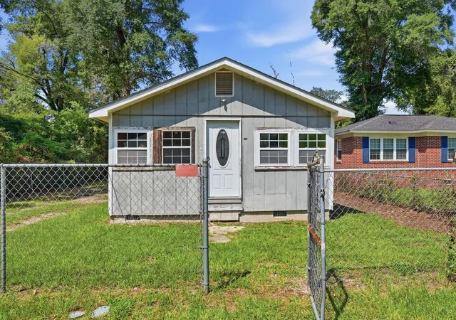 1st image of 125 Lewis St, Walterboro, SC 29488 | MLS# 26023089