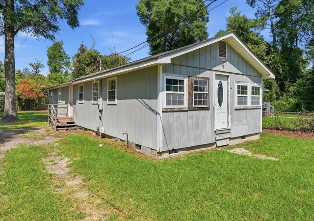 2nd image of 125 Lewis St, Walterboro, SC 29488 | MLS# 26023089