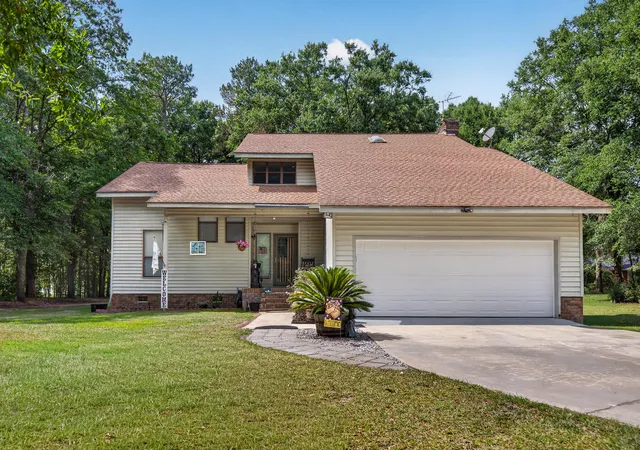 Homes for sale in Bamberg, SC | 700 Highland Cir, Bamberg, SC 29003 | MLS# 26019396