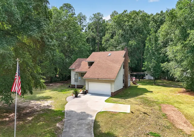 Homes for sale in Bamberg, SC | 700 Highland Cir, Bamberg, SC 29003 | MLS# 26019396