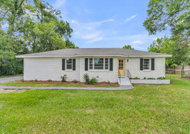 1st image of 1602 Rifle Range Rd, Mount Pleasant, SC 29464 | MLS# 26017450
