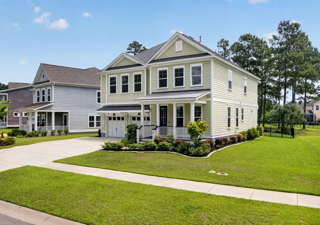 Photo 2 of Single family home for sale at 190 Calm Water Way, Summerville, SC 29486 | MLS# 26016921 | Listing updated on 2026-09-09