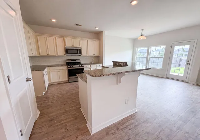 2nd image of 747 Redbud Ln, Summerville, SC 29486 | MLS# 26020556