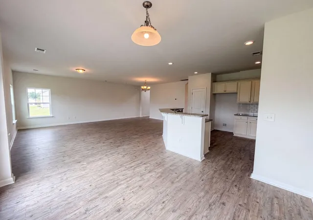 3rd image of 747 Redbud Ln, Summerville, SC 29486 | MLS# 26020556