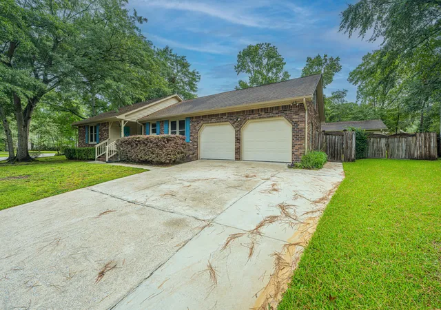 Photo 4 of Single family home for sale at 132 Harrow Pl, Goose Creek, SC 29445 | MLS# 26022545 | Listing updated on 2026-10-02