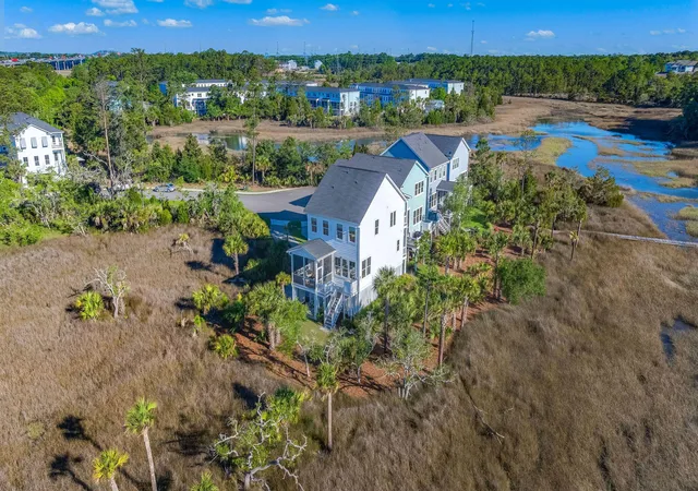 Photo 3 of Single family home for sale at 935 Governors Cay Cir, Daniel Island, SC 29492 | MLS# 26014617 | Listing updated on 2026-09-15