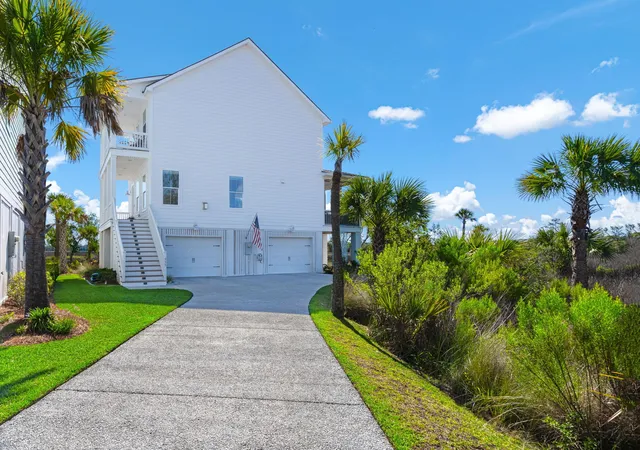 Photo 3 of Single family home for sale at 935 Governors Cay Cir, Daniel Island, SC 29492 | MLS# 26014617 | Listing updated on 2026-09-15