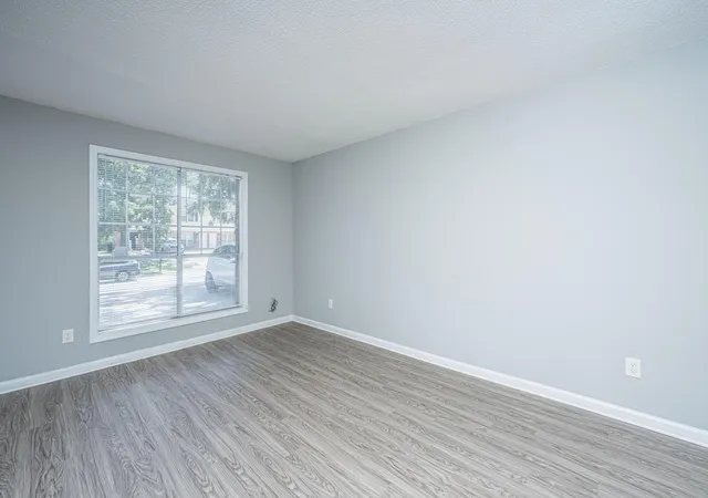 Listing Photo 5 - Condo for sale in building located at 7653 Hunters Ridge Ln, North Charleston, SC 29420