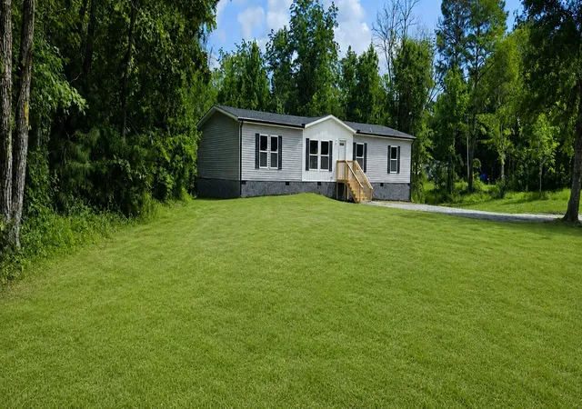Photo 3 of Manufactured home for sale at 692 Gardens Gate Rd, Eutawville, SC 29048 | MLS# 26024437 | Listing updated on 2026-10-02