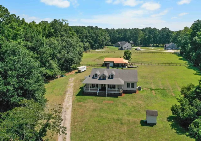 Homes for sale in Ridgeville, SC | 1756 Fish Rd, Ridgeville, SC 29472 | MLS# 26019737