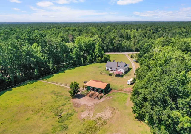 Homes for sale in Ridgeville, SC | 1756 Fish Rd, Ridgeville, SC 29472 | MLS# 26019737