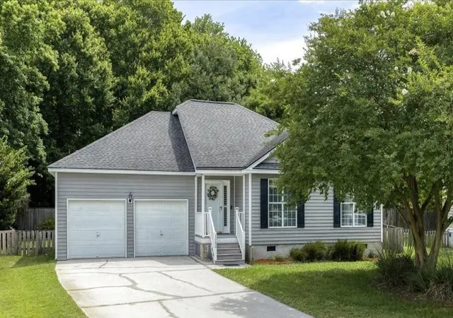Photo 1 of Single family home for sale at 1082 Old Battery Cir, Charleston, SC 29412 | MLS# 26016758 | Listing updated on 2026-09-15