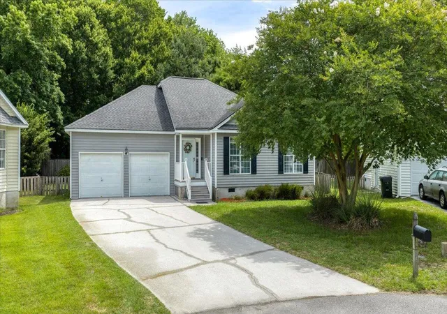 Photo 3 of Single family home for sale at 1082 Old Battery Cir, Charleston, SC 29412 | MLS# 26016758 | Listing updated on 2026-09-15