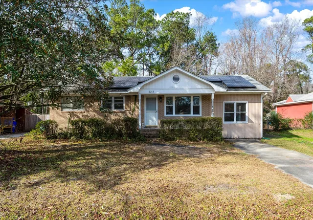 Photo 1 of Single family home for sale at 2213 Pinehurst Ave, Charleston, SC 29414 | MLS# 26001059 | Listing updated on 2026-08-05