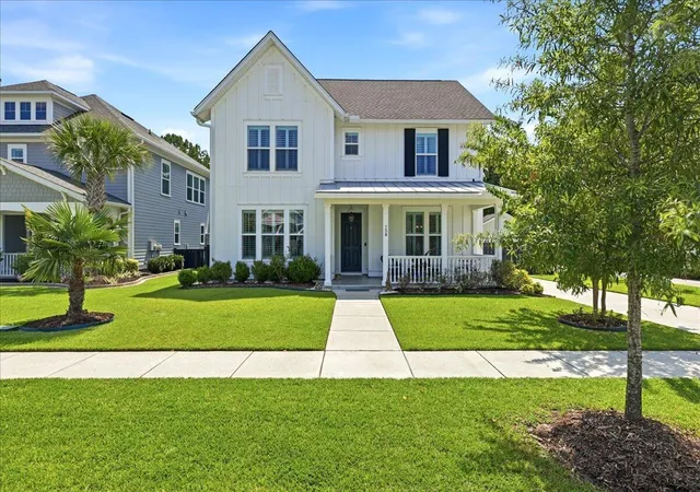 Photo 3 of Single family home for sale at 158 Hewitt St, Summerville, SC 29486 | MLS# 26022866 | Listing updated on 2026-09-18