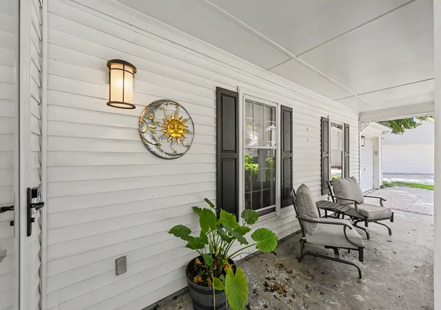 Photo 4 of Single family home for sale at 105 Welwyn Rd, Summerville, SC 29485 | MLS# 26023381 | Listing updated on 2026-10-06