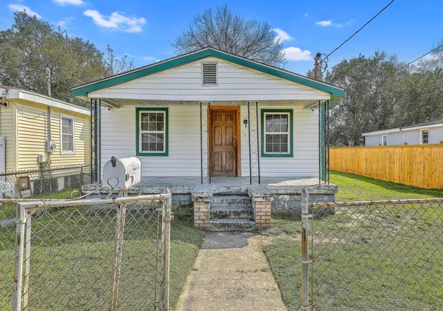 Photo 2 of Single family home for sale at 1989 Hugo Ave, North Charleston, SC 29405 | MLS# 26023168 | Listing updated on 2026-08-18