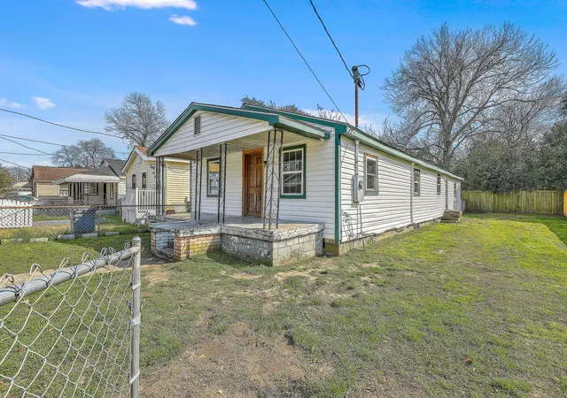 Photo 3 of Single family home for sale at 1989 Hugo Ave, North Charleston, SC 29405 | MLS# 26023168 | Listing updated on 2026-08-18
