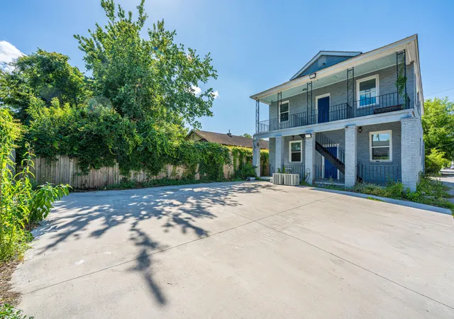 2nd image of 2001 Hugo Ave, North Charleston, SC 29405