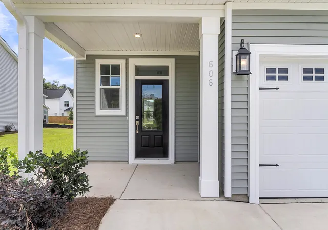 Photo 3 of Single family home for sale at 77 Crosswick St, Summerville, SC 29483 | MLS# 26013370 | Listing updated on 2026-08-04