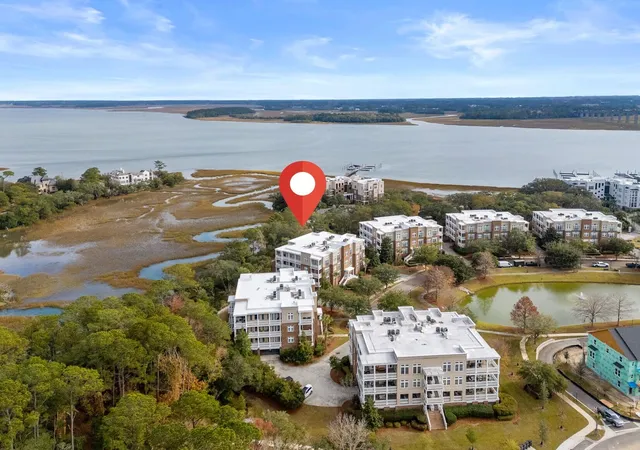 Homes for sale in Charleston, SC | 136 Fairbanks Oak Aly #3b, Charleston, SC 29492 | MLS# 25032231