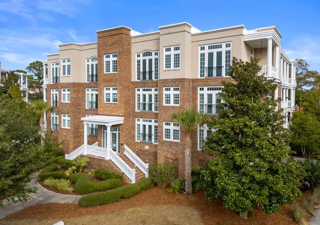 Homes for sale in Charleston, SC | 136 Fairbanks Oak Aly #3b, Charleston, SC 29492 | MLS# 25032231