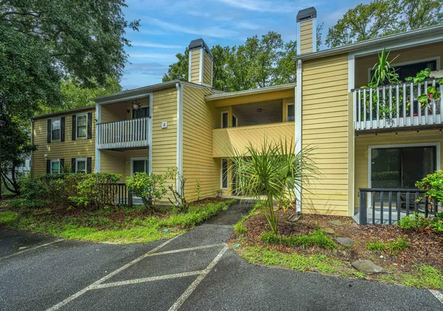 Townhouse for sale at 1054 Anna Knapp Blvd #4G, Mount Pleasant, SC 29464 | MLS# 26022402