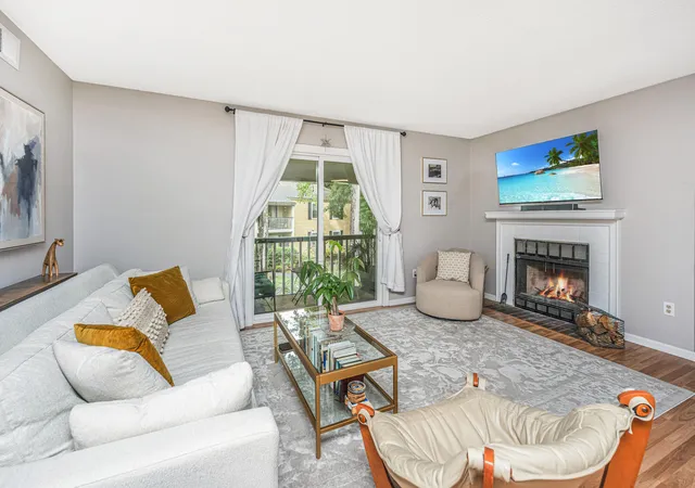 Photo 3 of Townhouse for sale at 1054 Anna Knapp Blvd #4G, Mount Pleasant, SC 29464 | MLS# 26022402 | Listing updated on 2026-08-26