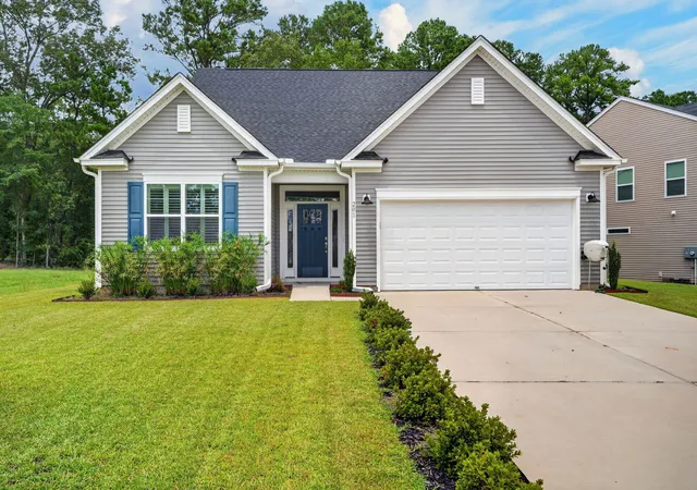 Photo 2 of Single family home for sale at 201 Palfrey Dr, Ridgeville, SC 29472 | MLS# 26022163 | Listing updated on 2026-08-25