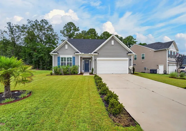 Photo 4 of Single family home for sale at 201 Palfrey Dr, Ridgeville, SC 29472 | MLS# 26022163 | Listing updated on 2026-08-25