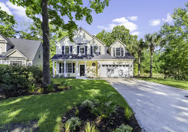 Photo 1 of Single family home for sale at 120 Evesham Dr, Summerville, SC 29485 | MLS# 26021718 | Listing updated on 2026-08-04
