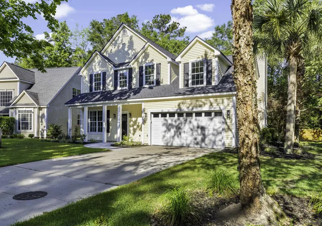 Photo 2 of Single family home for sale at 120 Evesham Dr, Summerville, SC 29485 | MLS# 26021718 | Listing updated on 2026-08-04