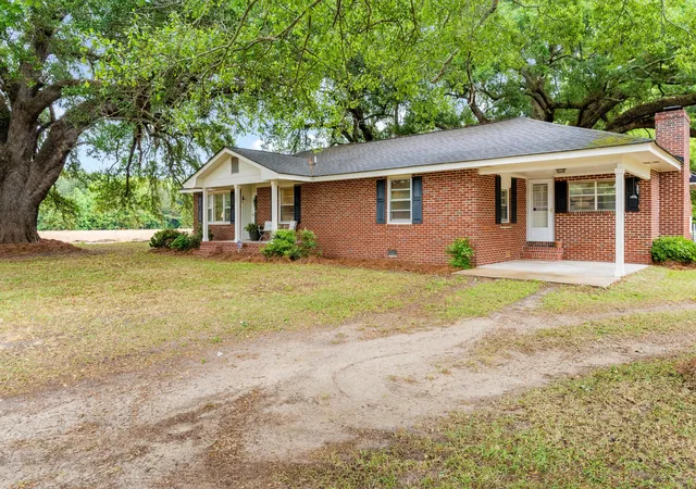 Homes for sale in Elloree, SC | 1505 Midway Rd, Elloree, SC 29047 | MLS# 26012666