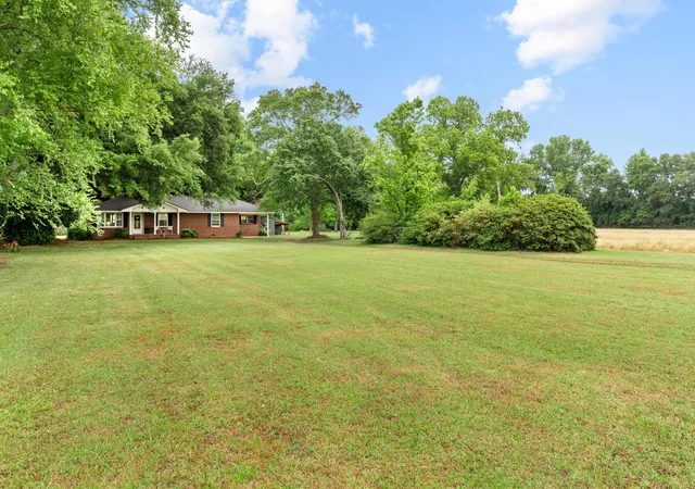 Homes for sale in Elloree, SC | 1505 Midway Rd, Elloree, SC 29047 | MLS# 26012666